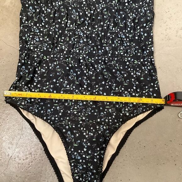 Peony Grassland One piece Swimsuit - Picture 8 of 10